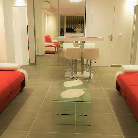 Apartment Superbe 3p 2chambres, 2terrasses Centre-ville, 4 Min A Pied De La Croisette Sas-meredith Loc Cannes